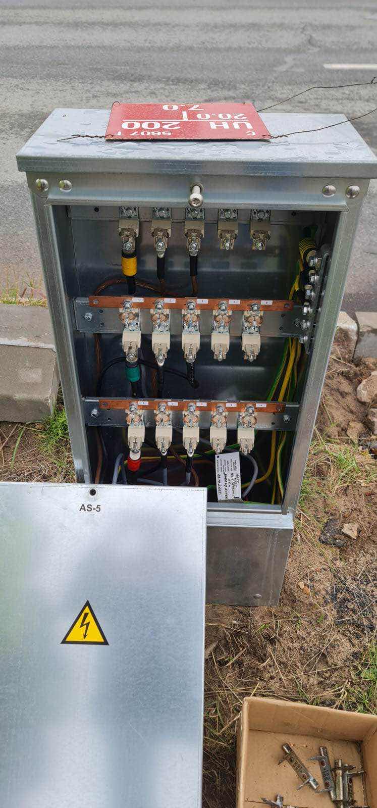 Power distribution works for site infrastructure