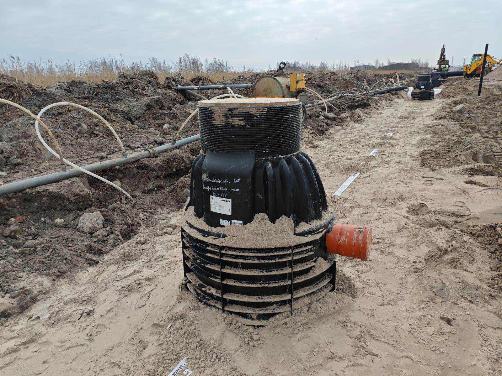 Manhole and chamber installation works, stage 3