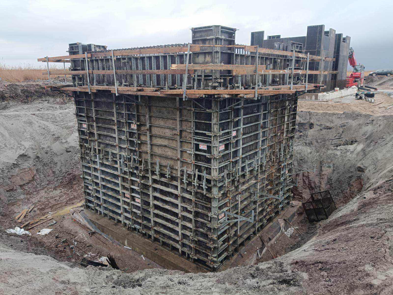 Concrete and formwork construction works, stage 10