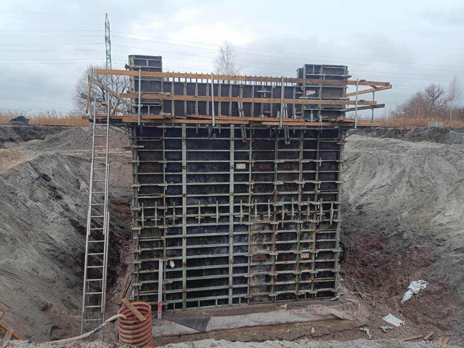 Concrete and formwork construction works, stage 11