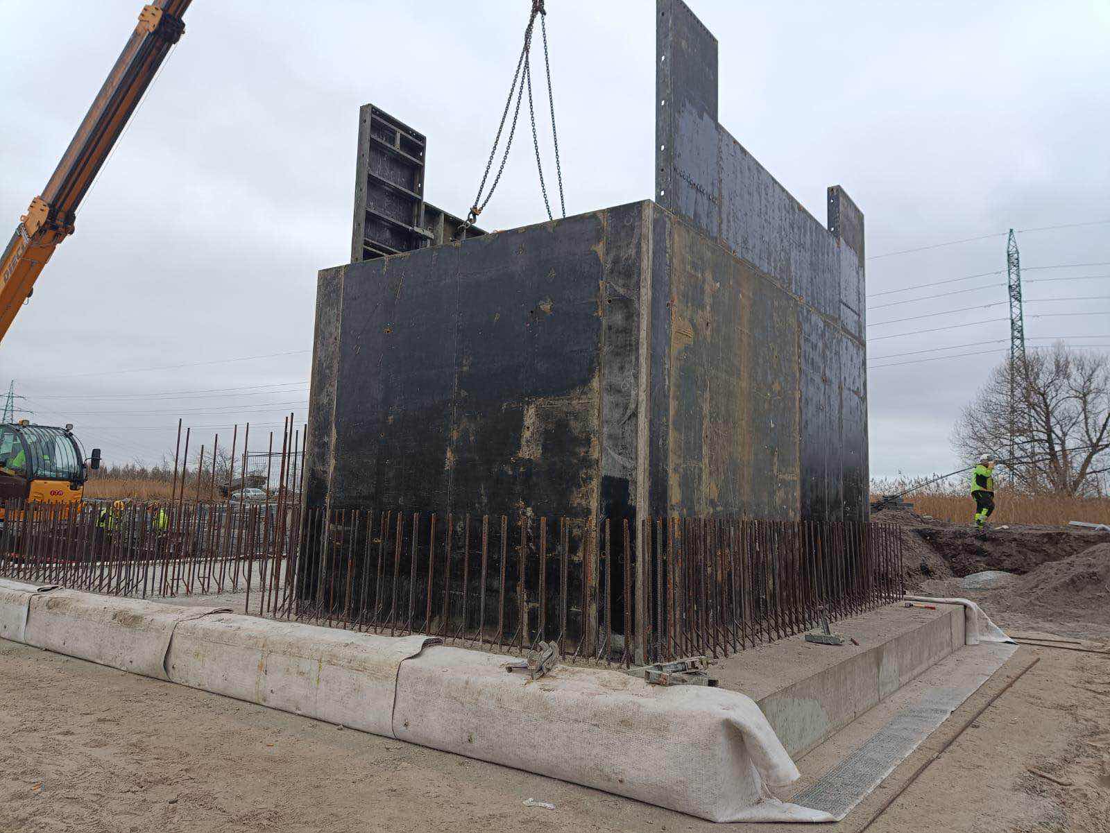 Concrete and formwork construction works, stage 18
